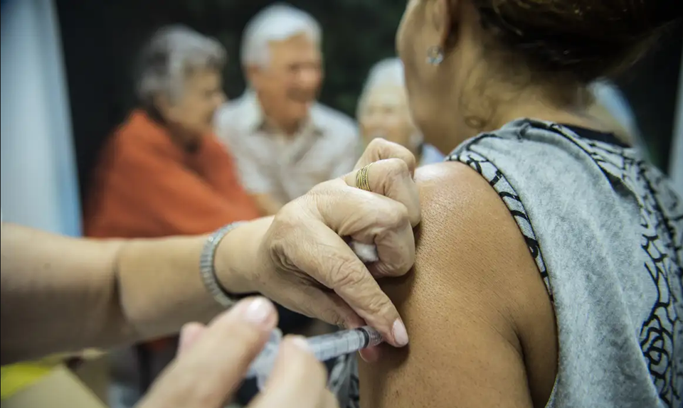 Leia mais sobre o artigo Sesa alerta para a baixa procura da vacina contra gripe dos grupos com meta de cobertura