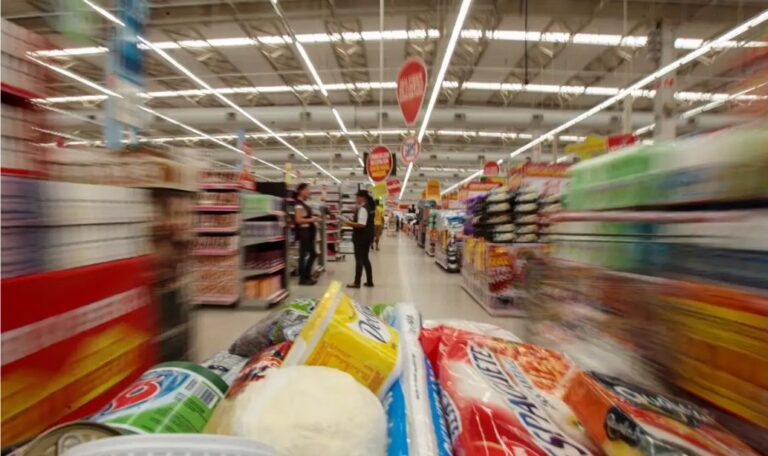 Apesar dos juros, consumo das famílias foi motor da economia no 2º tri