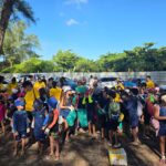 Projeto praia limpa: Educação ambiental une gerações na orla de Guriri