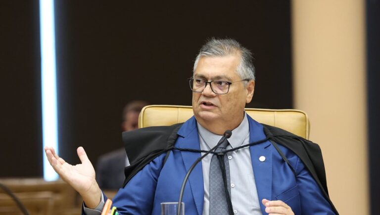 Flávio Dino proíbe novos penduricalhos fora de limites fixados pelo STF