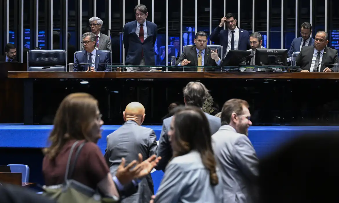Leia mais sobre o artigo Alcolumbre diz que Senado vota fim da escala 6×1 após as eleições