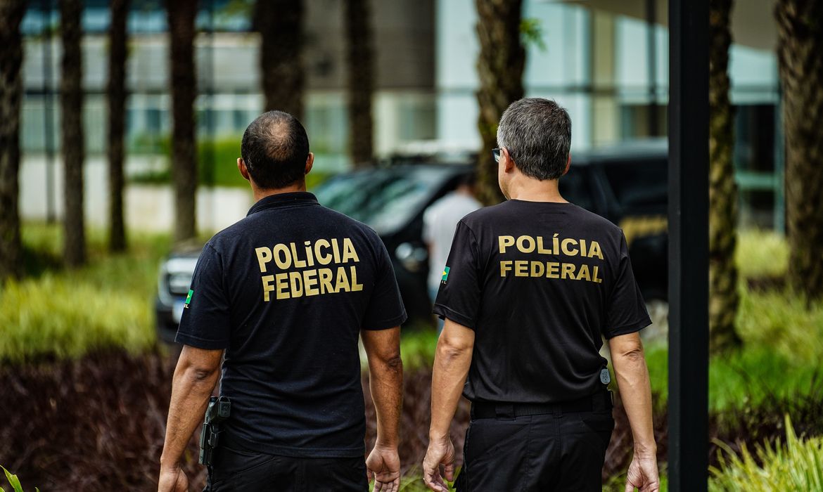 Leia mais sobre o artigo PF faz ação contra apologia ao nazismo no interior do Rio de Janeiro