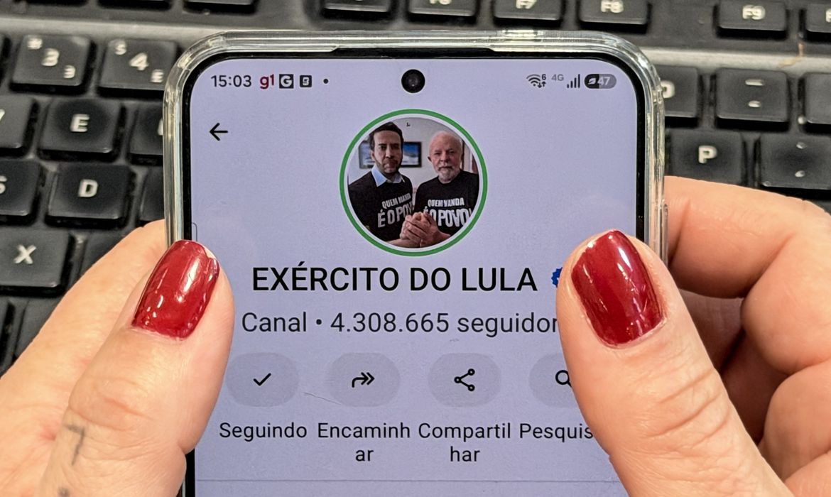 Leia mais sobre o artigo Canal Exército do Lula volta ao ar após registro no TSE